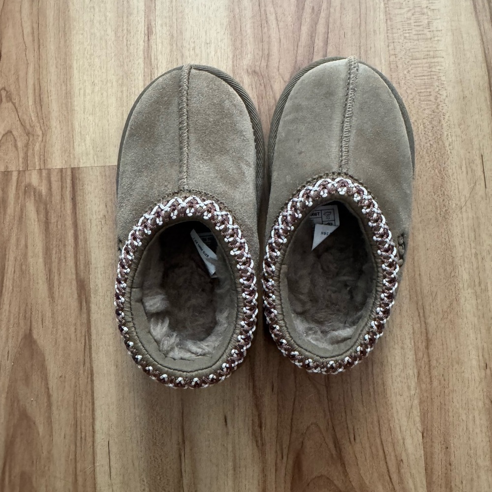 UGG Tasman Slippers Toddler Size 8